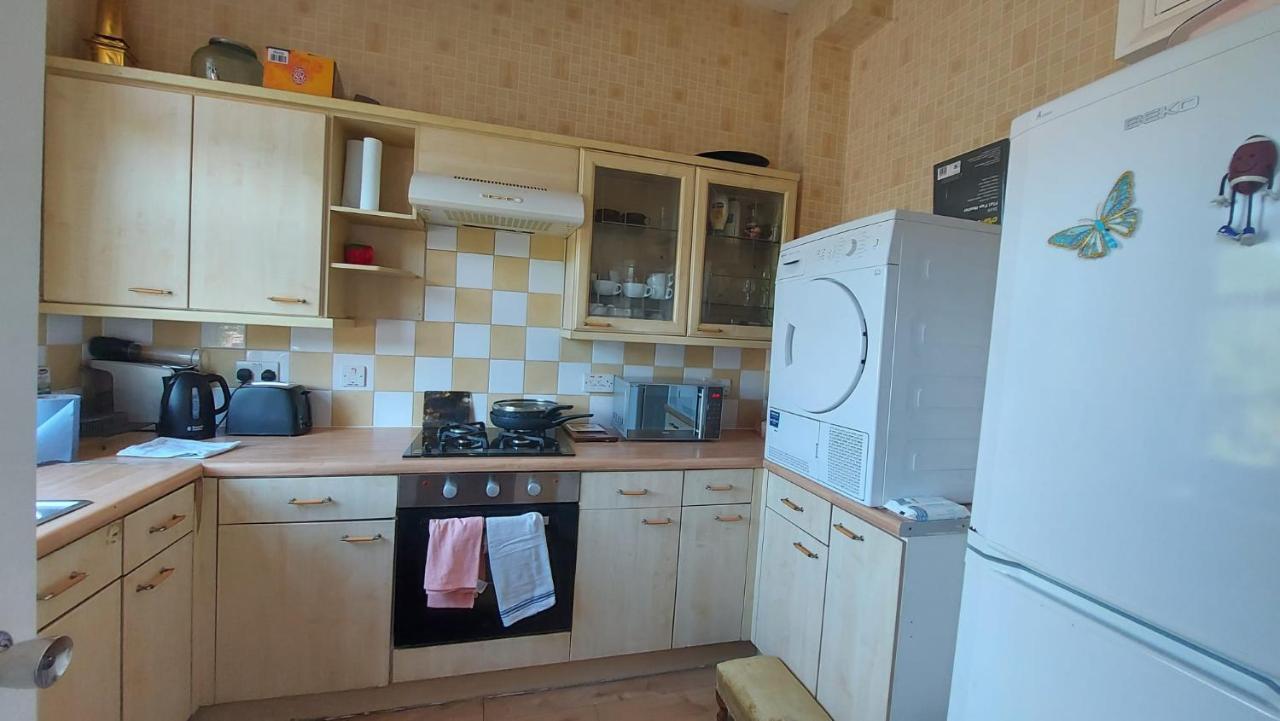 Extra Large One Bedroom Flat With Parking Londra Esterno foto